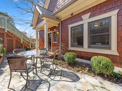 Blue Ridge Cottage - Front Open Patio