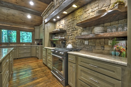 A Stoney River - Kitchen