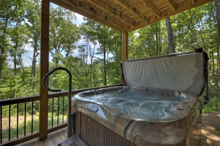 Deer Trails Cabin - Hot Tub