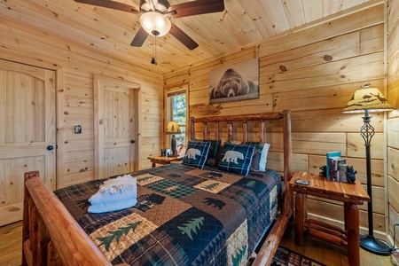 Lee's Lookout - Guest Bedroom