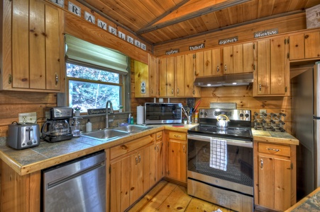 Traveller - Kitchen with Stainless Steel Appliances