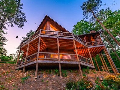 Whisky Creek Retreat- Rear view of the cabin