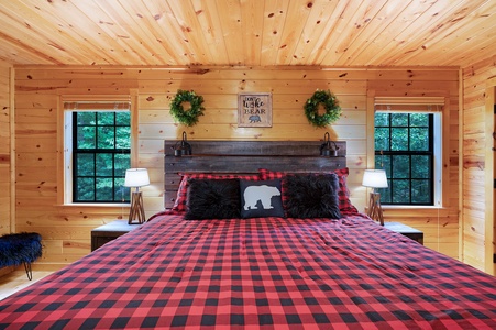 Flatcreek Retreat - Entry Level Primary King Bedroom
