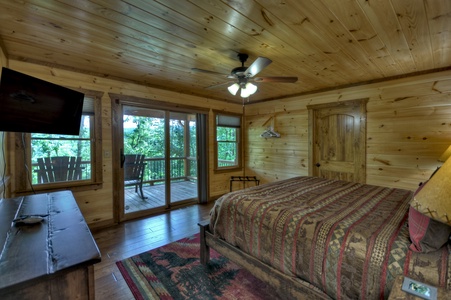 Deer Trails Cabin - Entry Level King Bedroom with Deck Access