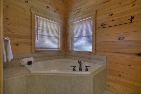 Blue Jay Cabin- A jetted tub off of the master bedroom