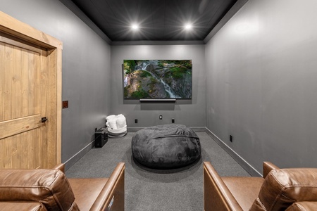 Blue Run - Movie Theater Room with 98" TV!