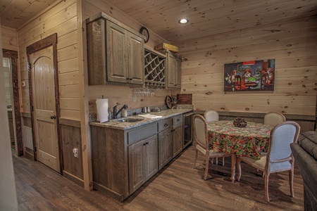 Laurel Breeze - Lower Level Wet Bar
