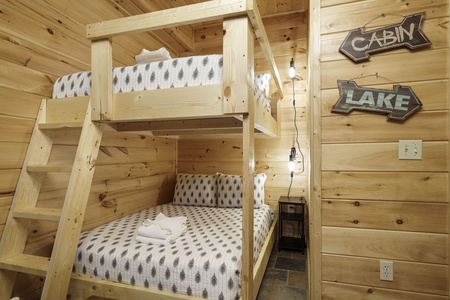Lake Ridge - Lower Level Bunk Beds