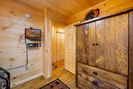 Trail Side Retreat: Guest Bunkbed Room