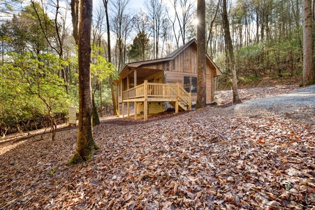 Trail Side Retreat: Back of Cabin