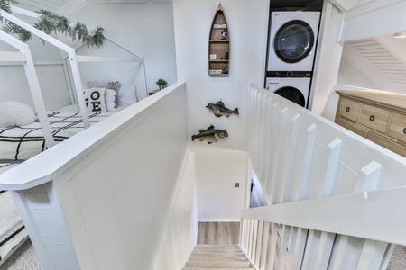 Lake View Bliss - Upper-Level Loft Staircase