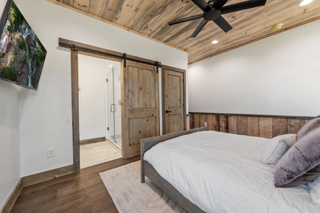 Big Top of Blue Ridge: Entry Level Guest Queen Bedroom