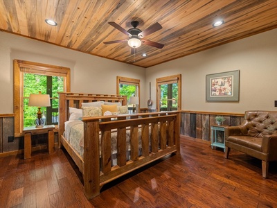 Crows Nest- Entry level bedroom