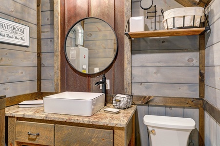 The Barn On Creeks Edge - Bathroom Area