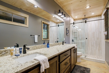 Alpine Vista - Entry Level King Bathroom