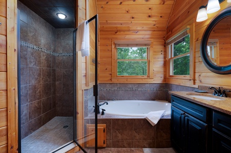 Moonlight Lodge - Upper Level Primary King Suite Bathroom