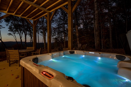 Eagle Ridge - Hot Tub at Dusk