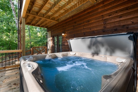 L'Attitude Adjustment - Hot Tub on Lower Level Patio