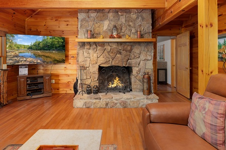 Rivers D Lite - Family Room Features Gas Fireplace, Reclining Seating, and Views of The Toccoa River