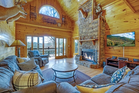 Loving Lodge - Living Room