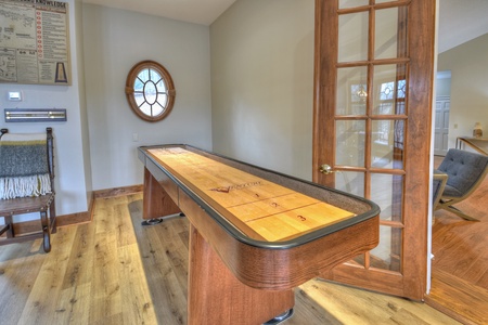 Blue Ridge Lakeside Chateau - Shuffleboard