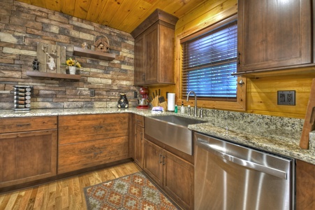 Hogback Haven- Kitchen area with appliances