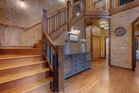 Goose Island Retreat - Stair Case