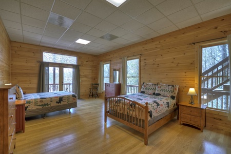 Blue Jay Cabin- Lower level bedroom