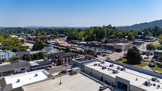 Main Street Suite - Nestled within Downtown Blue Ridge