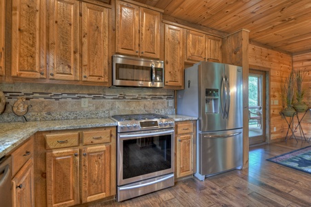 Woodsong - Stainless Steel Appliances