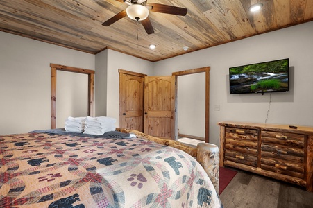 The Peaceful Meadow Cabin- Lower Level Guest King Bedroom