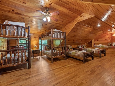 Medley Sunset Cove - Upper Level Bunk and Twin Bedroom