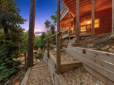 Whisky Creek Retreat- Tiered stairway leading to the firepit