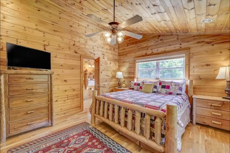 Brown Bear Vista - Upper Level King Bedroom
