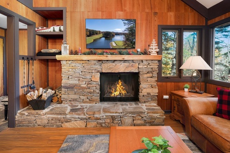 Chickadee's Lake Lookout - Living Room Features a Wood Burning Fireplace