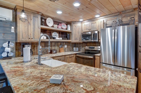 The Barn On Creeks Edge - Kitchen Area