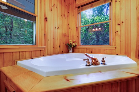 A Whitewater Retreat - Primary King Bedroom's Private Bathroom