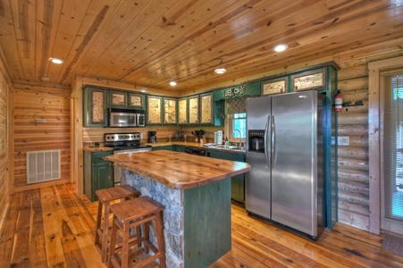 Whippoorwill Calling - Kitchen with Island