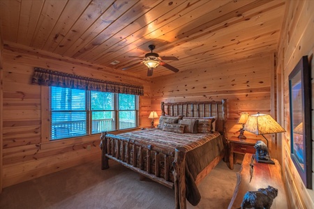 A Bear's Lair - Lower Level King Bedroom