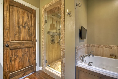 Main Street Cottage - Bathroom