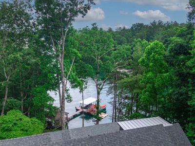 Gleesome Inn- Lake view from the cabin overlooking the lake