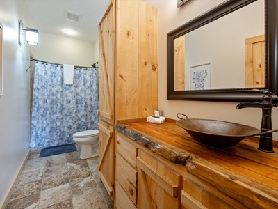 Serenity - Lower Level Queen Bathroom