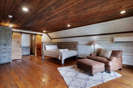 Nottely Island Retreat - Carriage Room