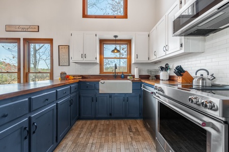 Blue Ridge Bliss - Kitchen