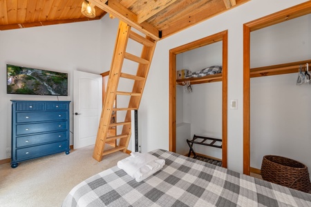 Blue Ridge Bliss - Entry Level Bunk Bedroom