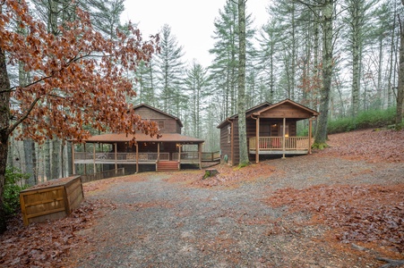 Storybook Hideaway: Front of Cabin