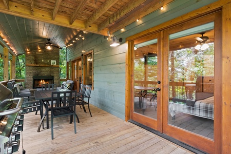 BeauJax Cabin - Main Level Covered Dining Area