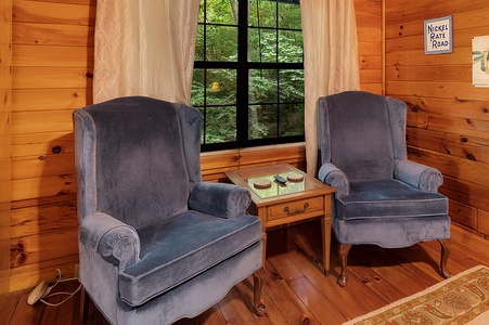 All Aboard - Loft Queen Bedroom Sitting Area