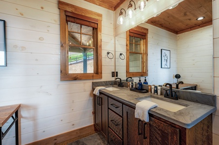Mountain Air - Entry Level Primary King Bathroom