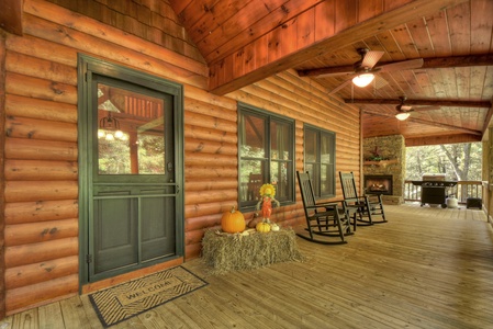 Stoney Creek Retreat - Entry